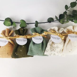 Ballotin à dragées double gaze coloris et imprimés divers - ruban or