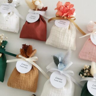 Ballotin à dragées double gaze et ruban à définir - Bouquet de fleurs séchées - Etiquette papier personnalisée